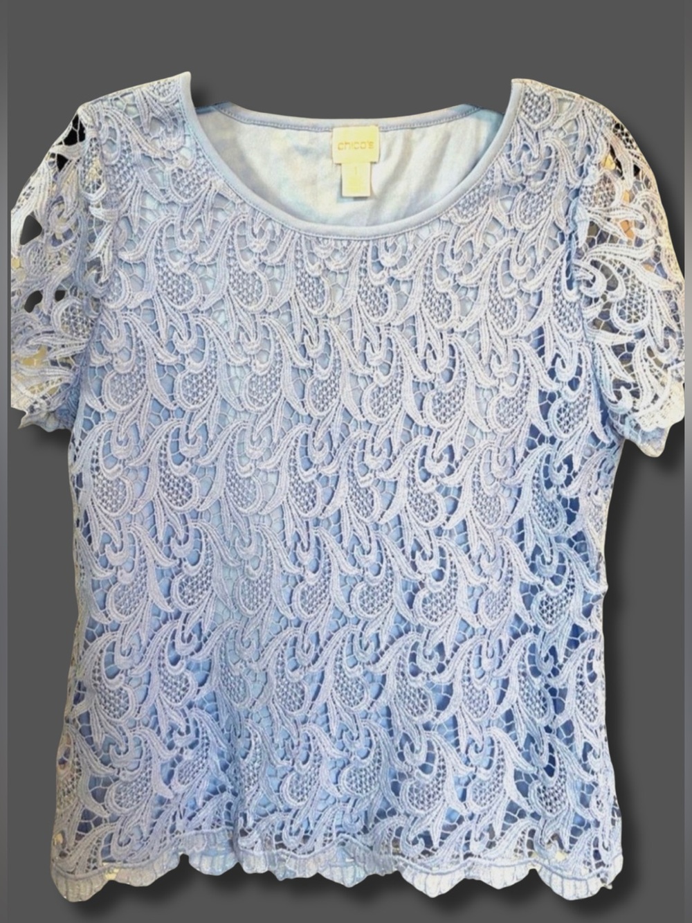 Chico’s Size 1 M Blue Lace Overlay Top Scalloped Lined Short Sleeve